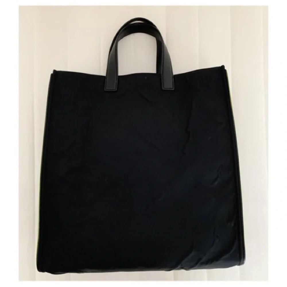 SOLD!! Fendi Id-ea Black Nylon Shopper Tote with Multicolor Shearling Logo RARE - Picture 3 of 10
